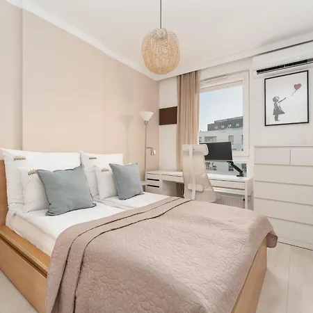 Apartment Kolska Modern Family By Downtown Warsaw