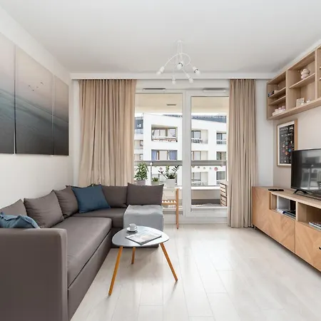 Kolska Modern Family By Downtown