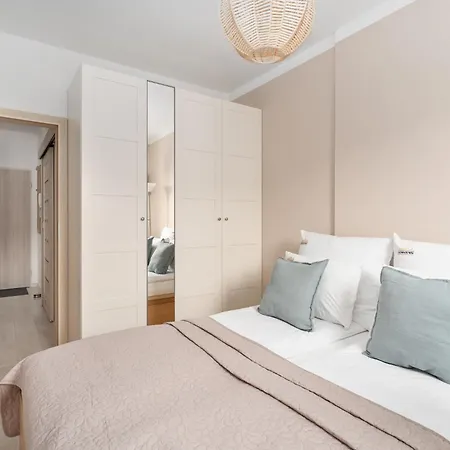 Apartment Kolska Modern Family By Downtown Warsaw